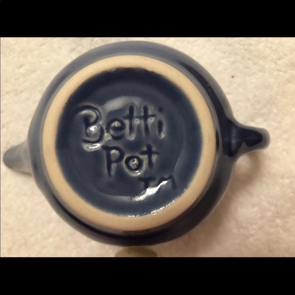 Betty Pot - Picture 2 of 5
